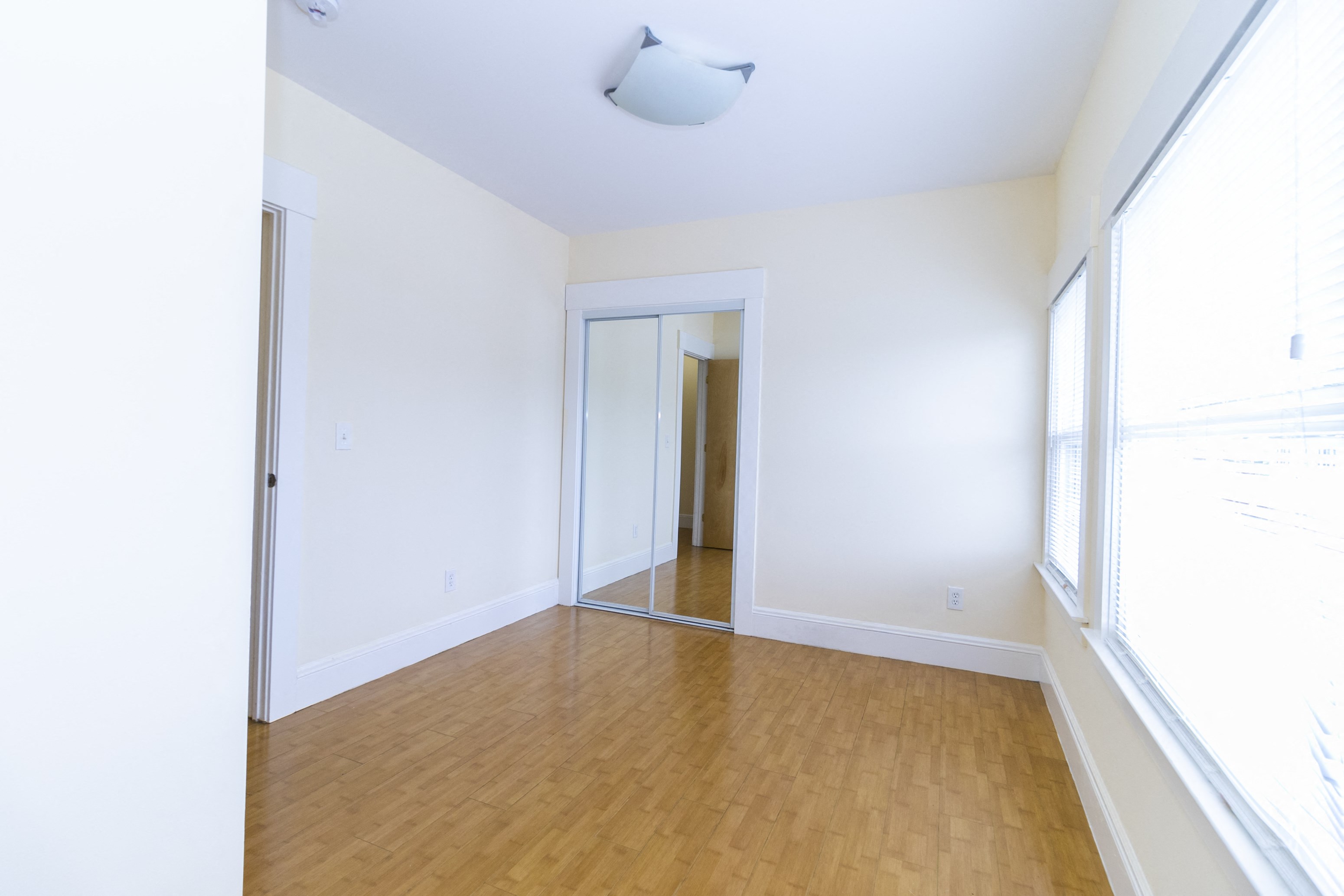 2597 Telegraph Ave photo 5